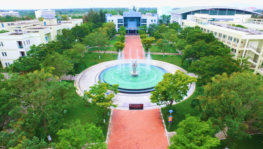 Toàn cảnh khuôn viên
